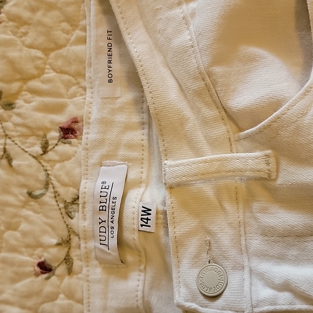 Judy Blue Off-White Jeans
